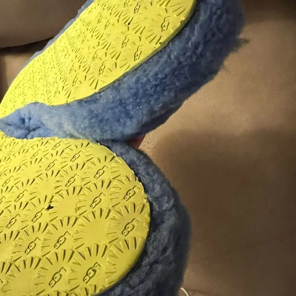 Ugg slippers girls 6
